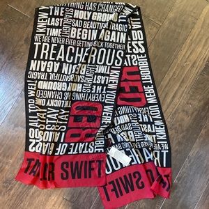 Taylor Swift RED tour Concert scarf NWT